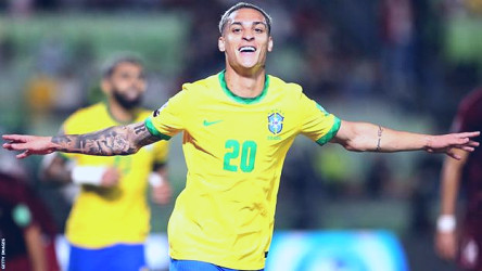 World Cup 2022: Brazil's 'fast little legs' chasing glory in Qatar - BBC  Sport